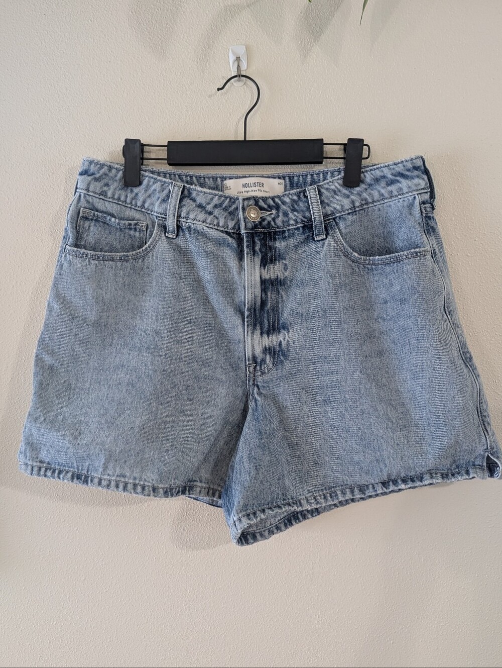 Hollister Ultra High Rise 90s Short